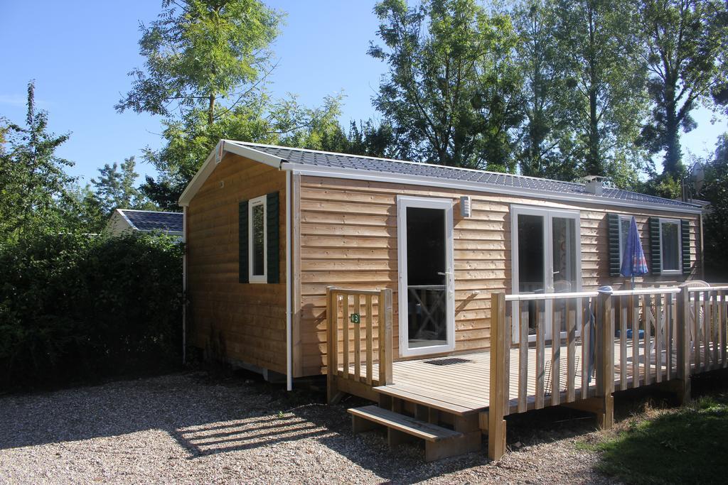Camping Le Val De Trie Béhen Exterior photo