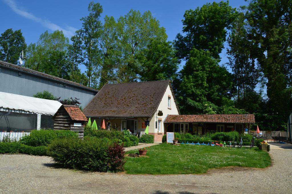 Camping Le Val De Trie Béhen Exterior photo